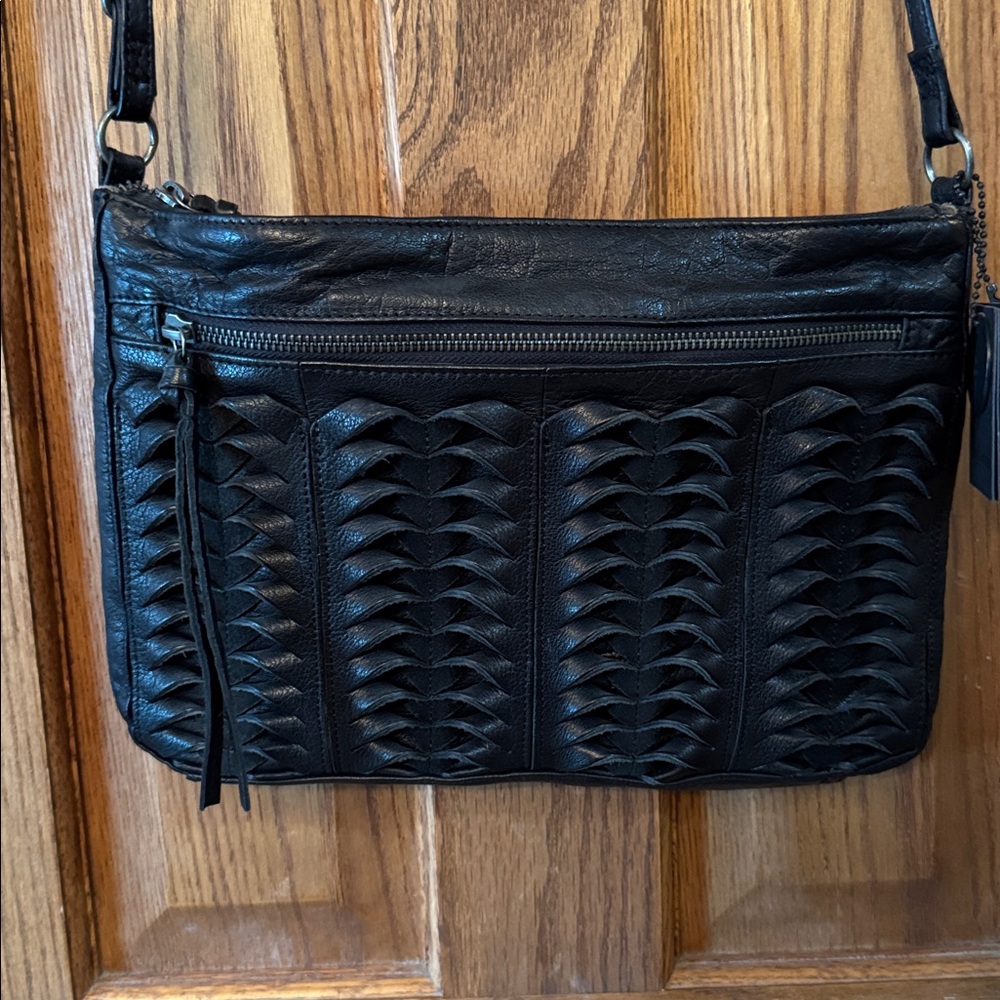 Woven Pattern Leather Shoulder Bag - Tan